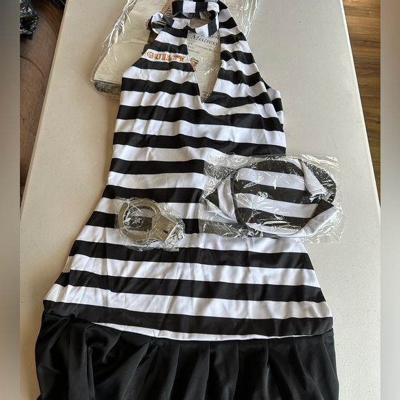 Wardens Mistress Costume - Picture 6 of 7